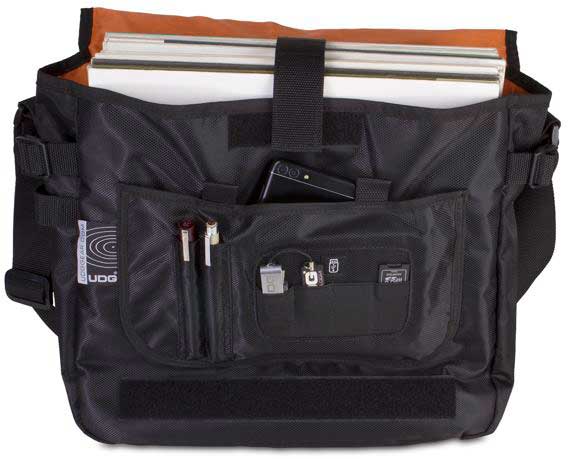 Udg Gear U9450BL/OR - Ultimate Courierbag Preto, Orange Inside